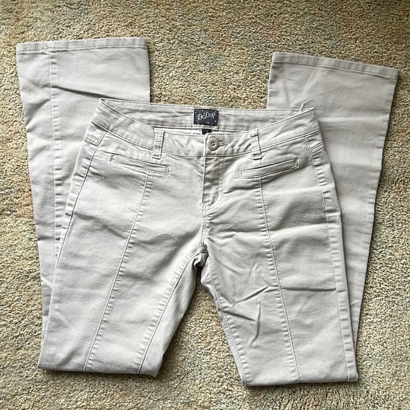 BeBop khaki low-rise flare pants - Picture 2 of 10